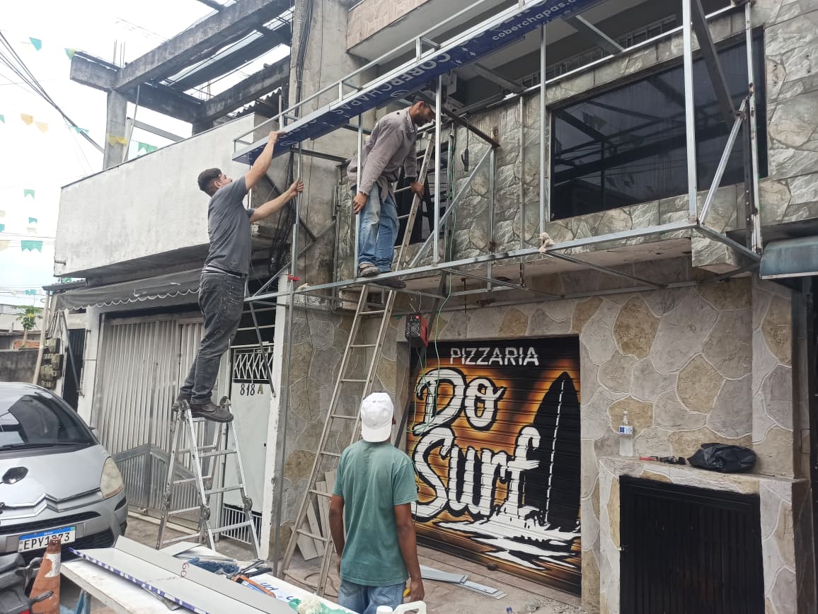 Intervenção em fachada com acesso por andaime